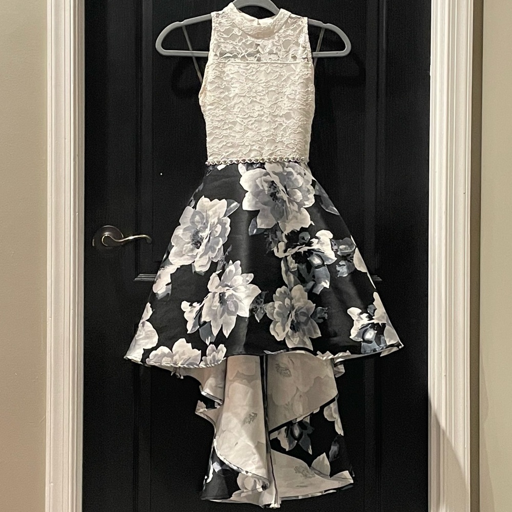 Speechless Kids Dress in White and Black Floral